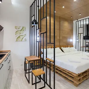 Leogrand Loft-studio On Tamanska 8 Апартаменты